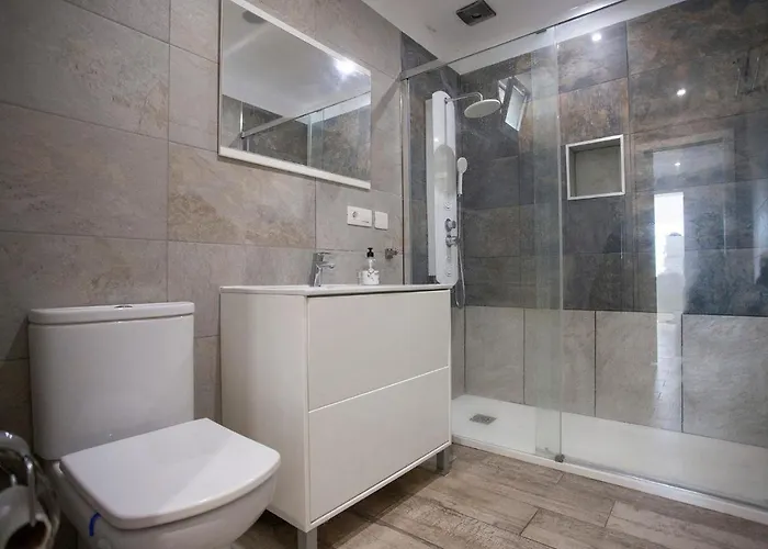 Adosado Con Terraza Y Azotea